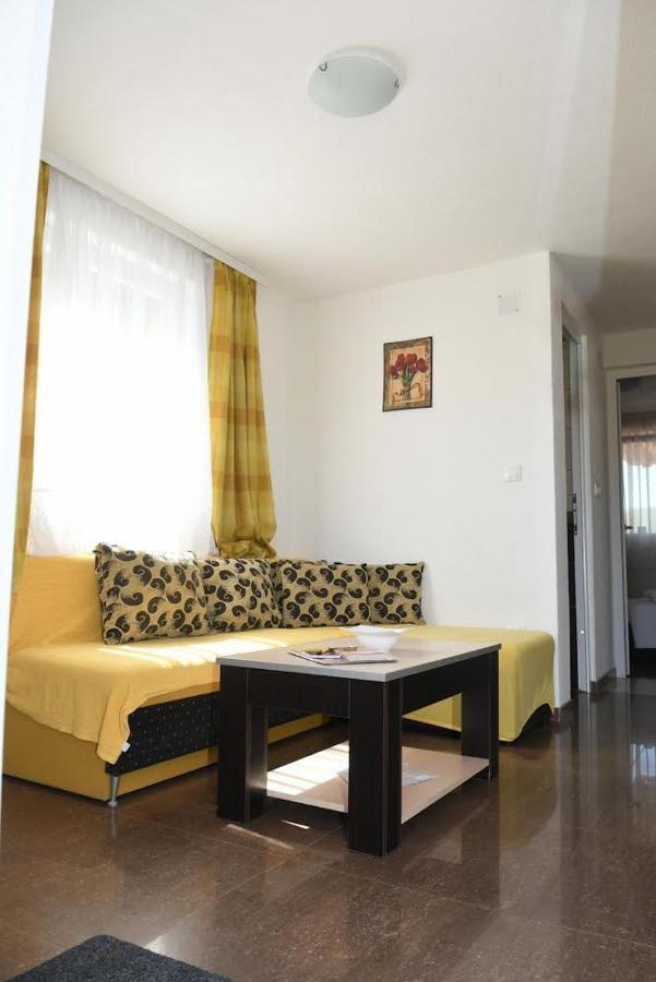 Sobe Alex Apartment Veliko Gradiste Exterior photo